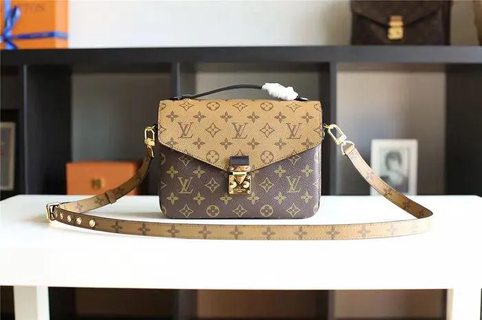 2016 premium monogram canvas pochette metis handbag m41465 3 2016 premium monogram canvas pochette metis handbag m41465 3