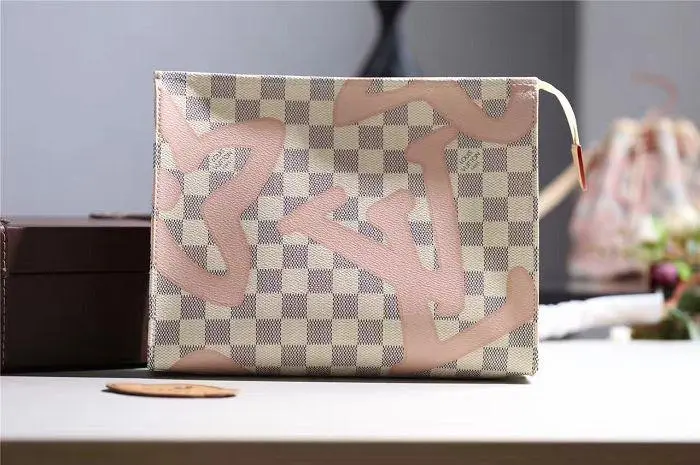 2017 premium damier azur toiletry pouch n41049 4