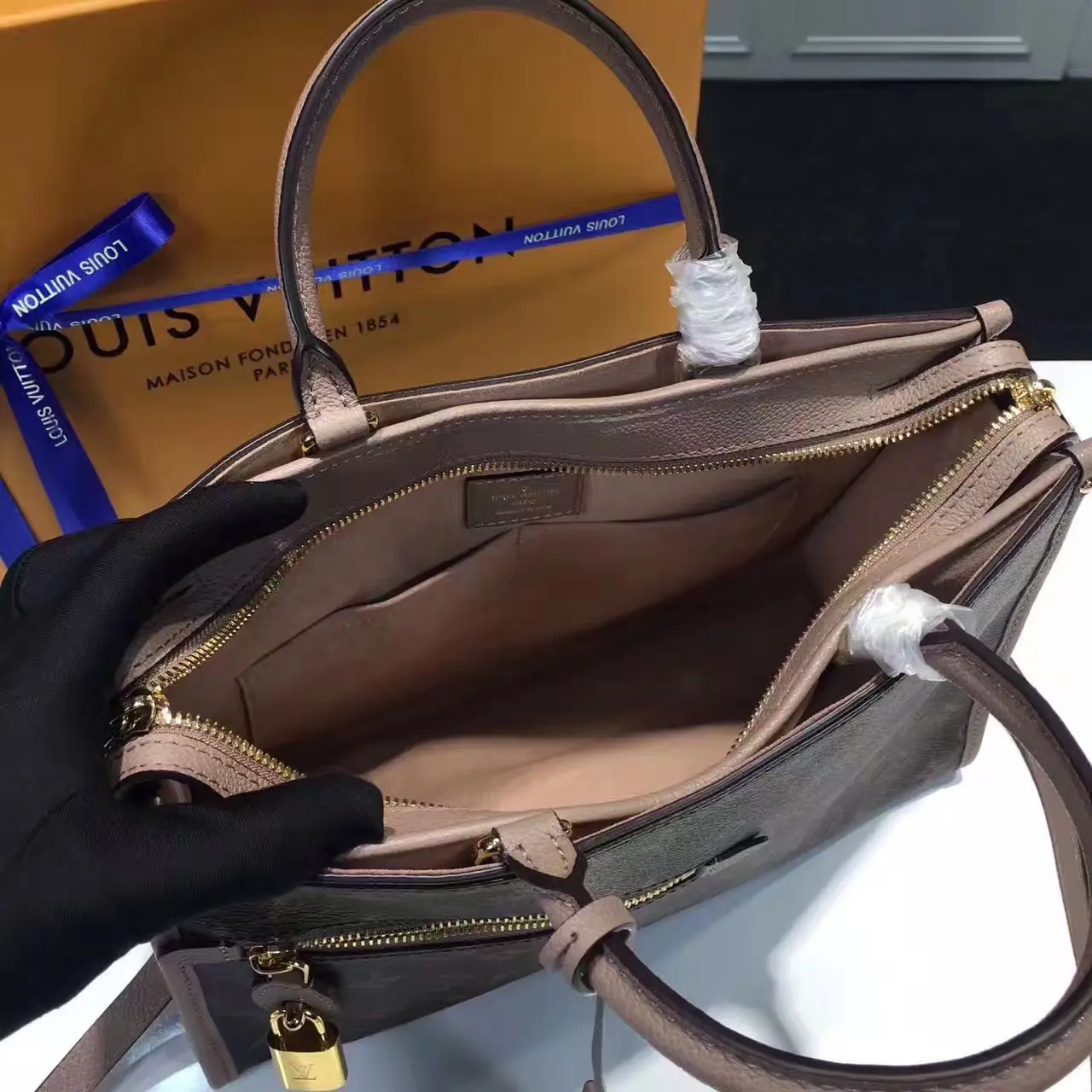 2017 premium monogram canvas popincourt bag taupe glace m43463 3 2017 premium monogram canvas popincourt bag taupe glace m43463 3