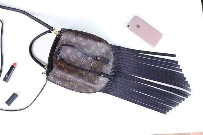 2017 runway premium monogram fringed noe handbag m43132 2 2017 runway premium monogram fringed noe handbag m43132 2