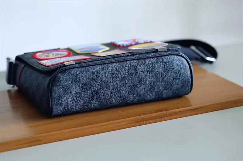 2018 damier graphite district messenger bag n40040 5