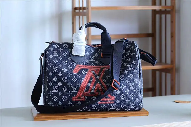 2018 lv signature premium speedy bandouliere 40 m43697 1 2018 lv signature premium speedy bandouliere 40 m43697 1