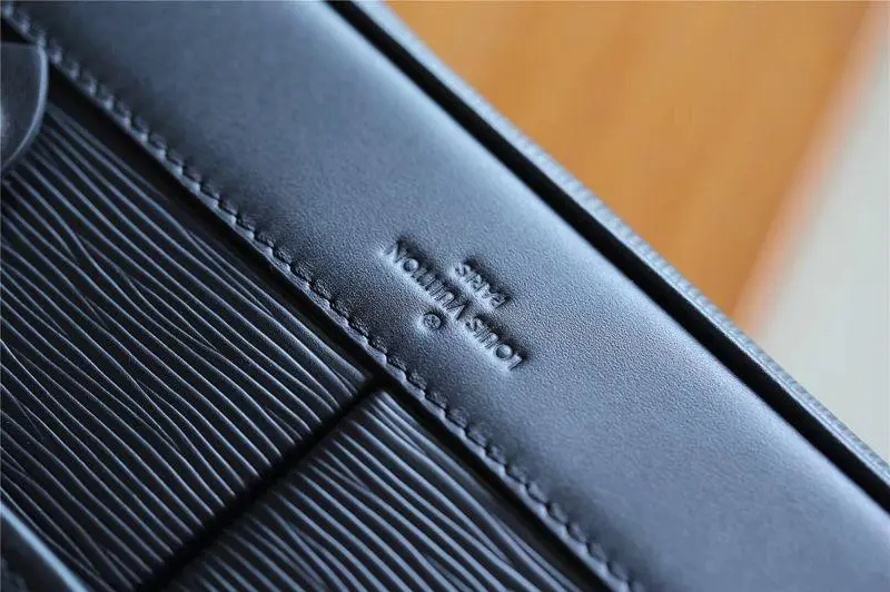2018 men epi cowhide leather messenger bag noir m53492 7 2018 men epi cowhide leather messenger bag noir m53492 7