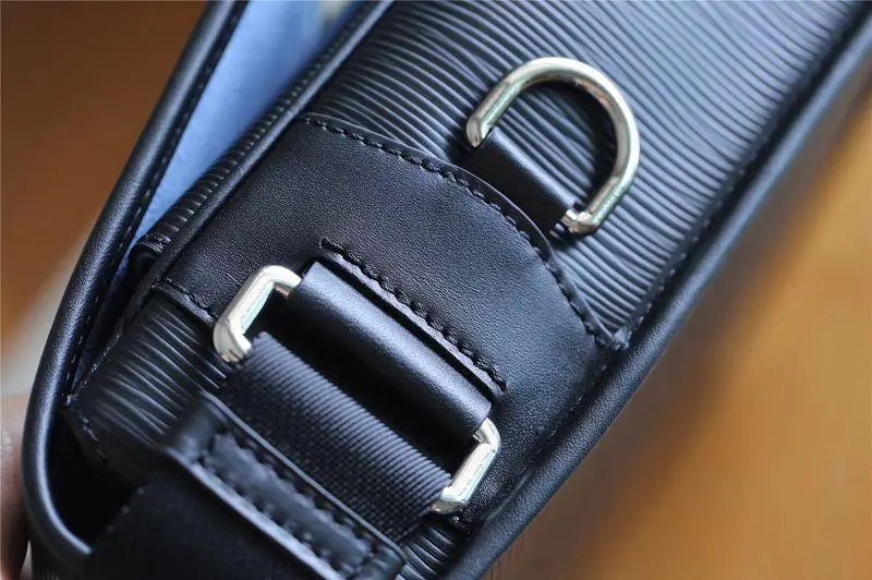 2018 men epi cowhide leather messenger bag noir m53492 8 2018 men epi cowhide leather messenger bag noir m53492 8