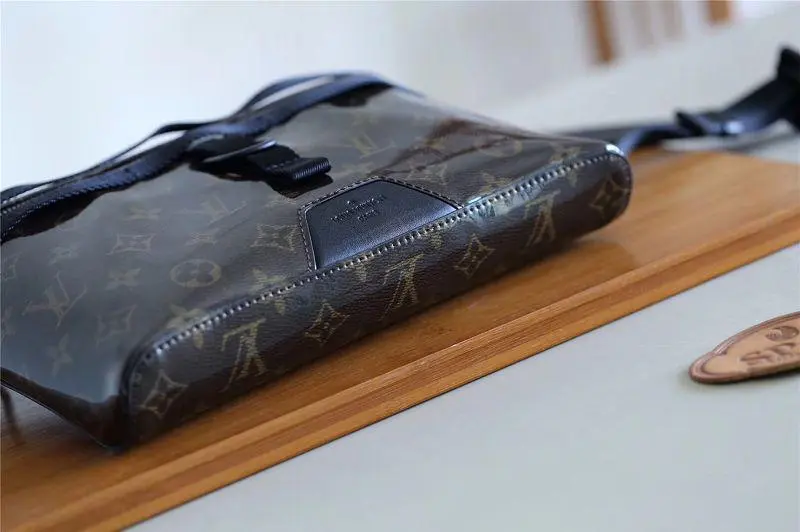 2018 men messenger pm monogram glaze m43895 4 2018 men messenger pm monogram glaze m43895 4
