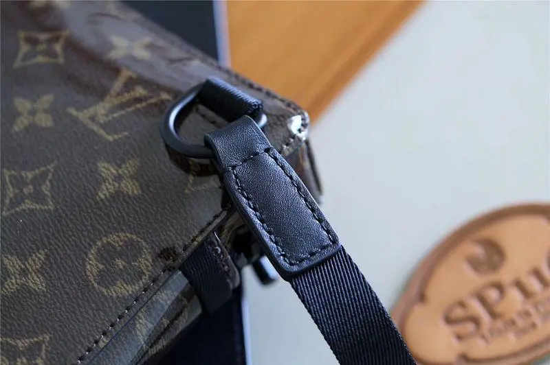 2018 men messenger pm monogram glaze m43895 6 2018 men messenger pm monogram glaze m43895 6