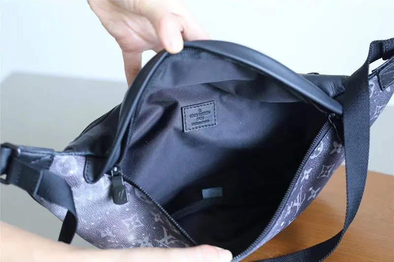 2018 men monogram galaxy discovery bumbag m44444 2