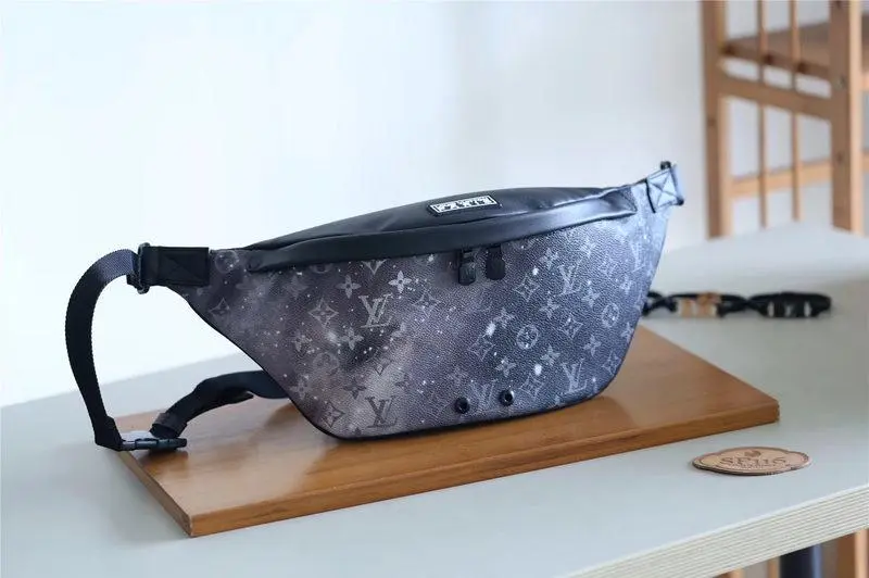 2018 men monogram galaxy discovery bumbag m44444 3