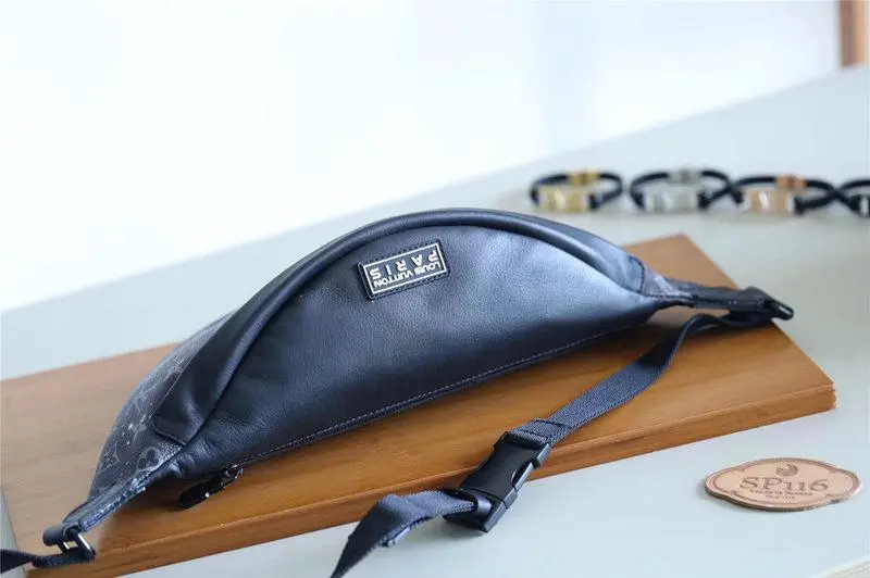 2018 men monogram galaxy discovery bumbag m44444 4