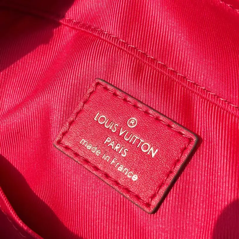 2018 premium monogram canvas saintonge handbag freesia m43557 4 2018 premium monogram canvas saintonge handbag freesia m43557 4