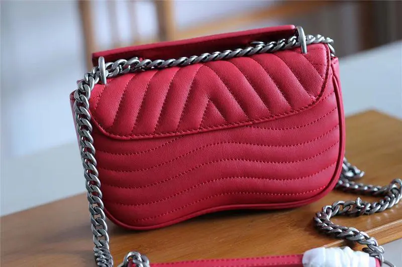 2018 premium new wave chain bag pm scarlet red ecarlate m51930 3 2018 premium new wave chain bag pm scarlet red ecarlate m51930 3