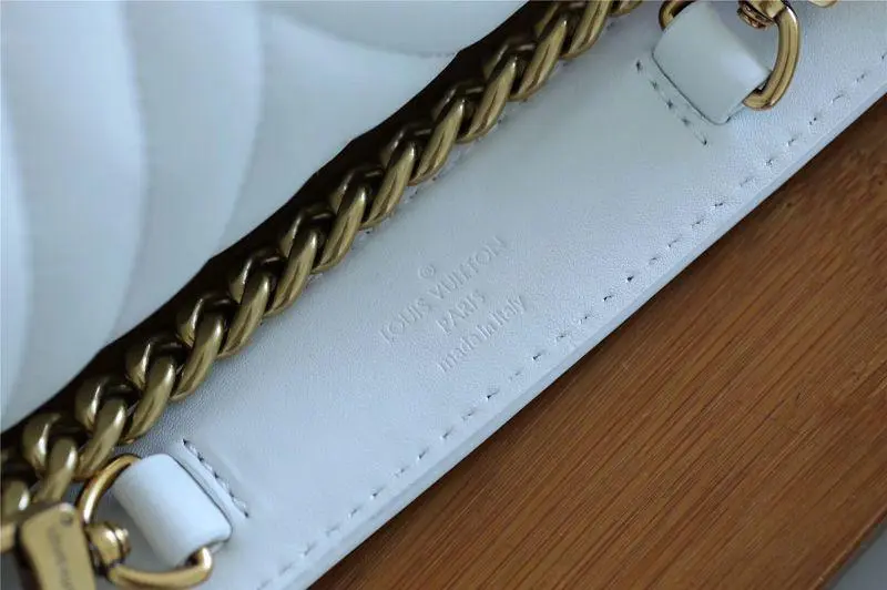 2018 premium new wave chain bag pm soft white snow m51935 2 2018 premium new wave chain bag pm soft white snow m51935 2