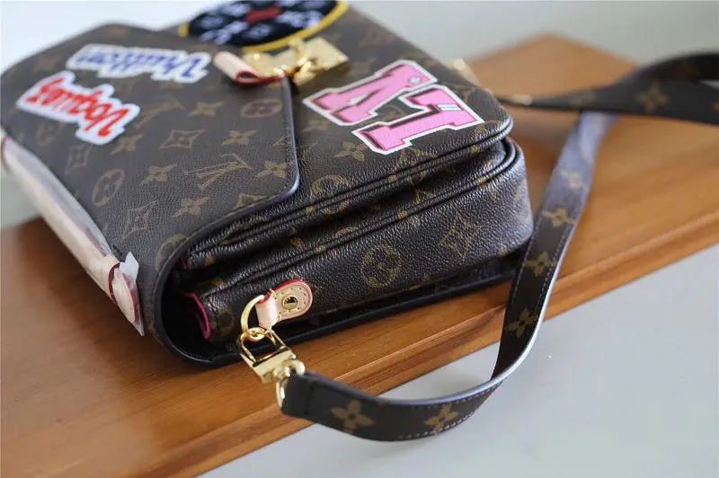 2018 premium pochette metis monogram coated canvas m43991 5 2018 premium pochette metis monogram coated canvas m43991 5