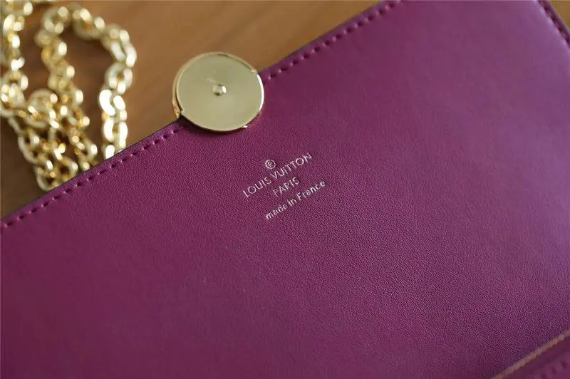 2019 cruise flore chain wallet lie de vin m67404 10