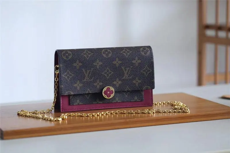 2019 cruise flore chain wallet lie de vin m67404 3