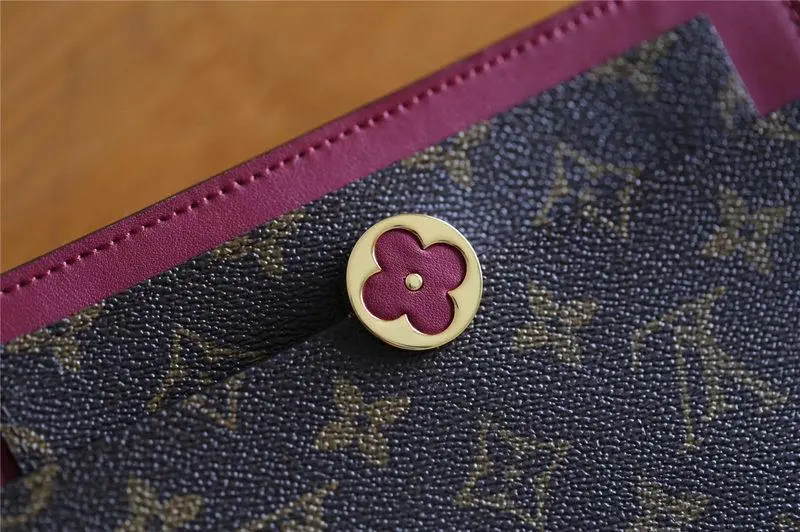 2019 cruise flore chain wallet lie de vin m67404 7