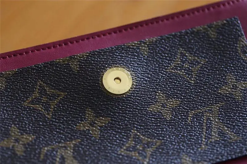 2019 cruise flore chain wallet lie de vin m67404 9