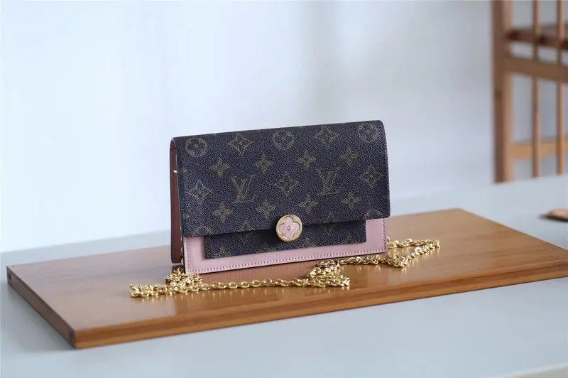 2019 cruise flore chain wallet magnolia m67405 3