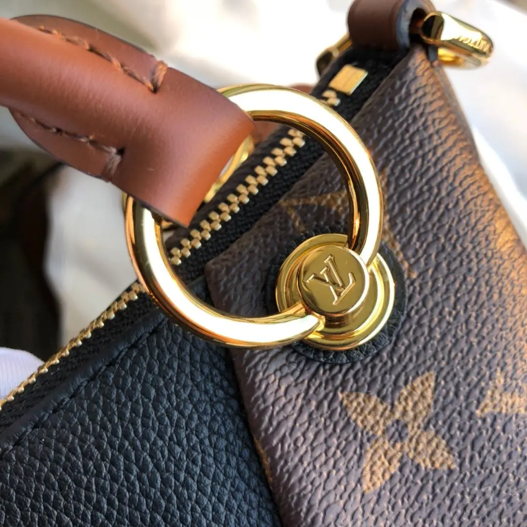 2019 cruise monogram canvas v tote bb m43976 3