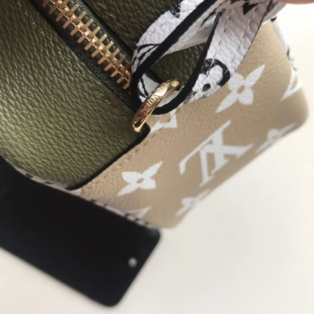 2019 giant mini monogram canvas beach pouch kaki m67610 2 2019 giant mini monogram canvas beach pouch kaki m67610 2