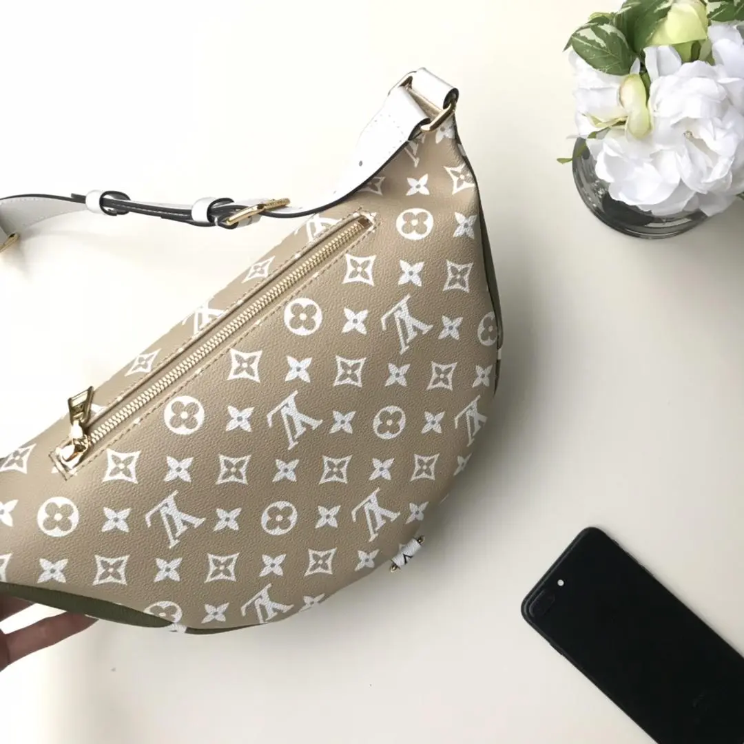 2019 giant mini monogram canvas bumbag kaki m44611 4