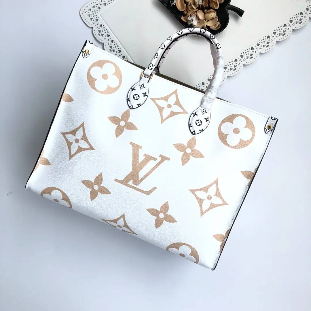 2019 giant mini monogram canvas onthego tote bag creme m44571 4
