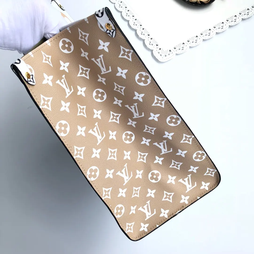 2019 giant mini monogram canvas onthego tote bag creme m44571 5