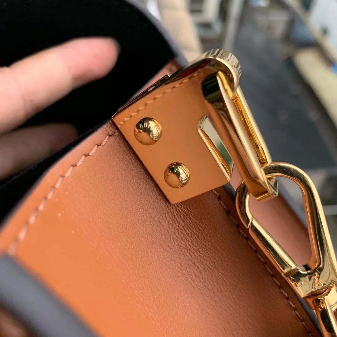 2019 mini dauphine bruni strawberry milk m53805 8