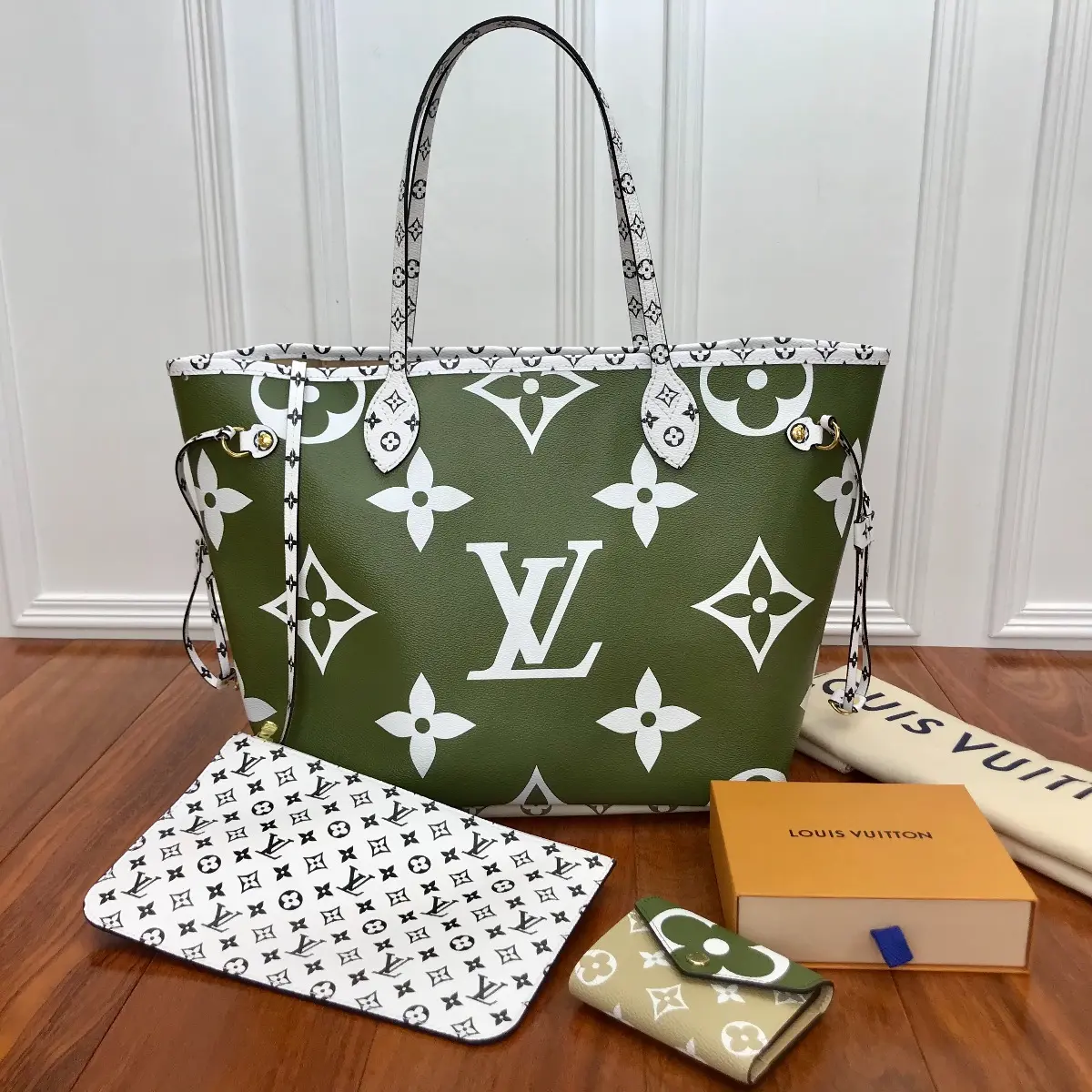 2019 monogram neverfull mm kaki m44568 3