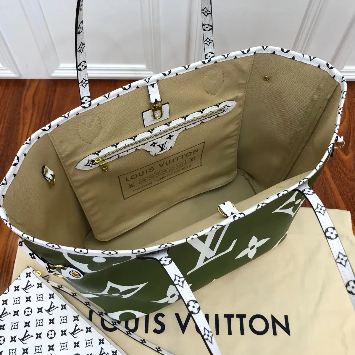2019 monogram neverfull mm kaki m44568 6