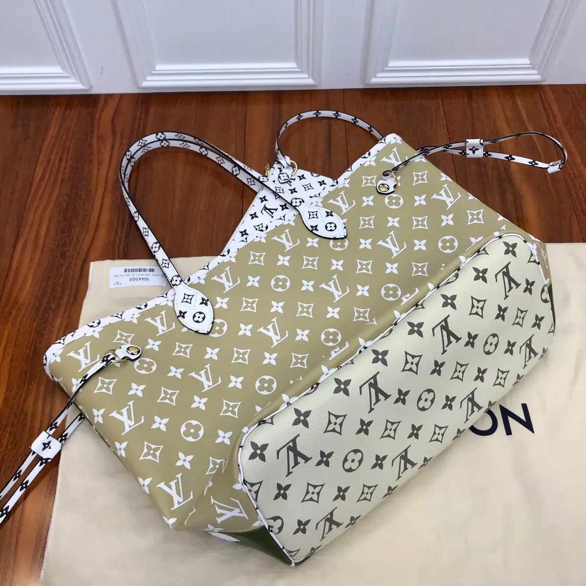 2019 monogram neverfull mm kaki m44568 7