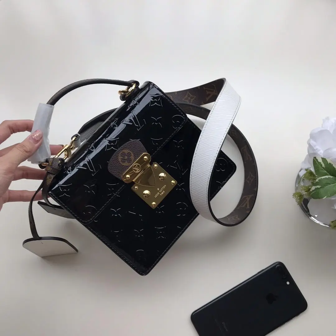 2019 monogram vernis spring street black m90375 3