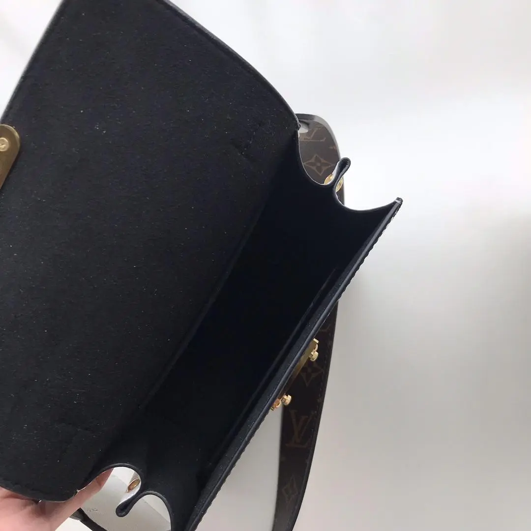 2019 monogram vernis spring street black m90375 8