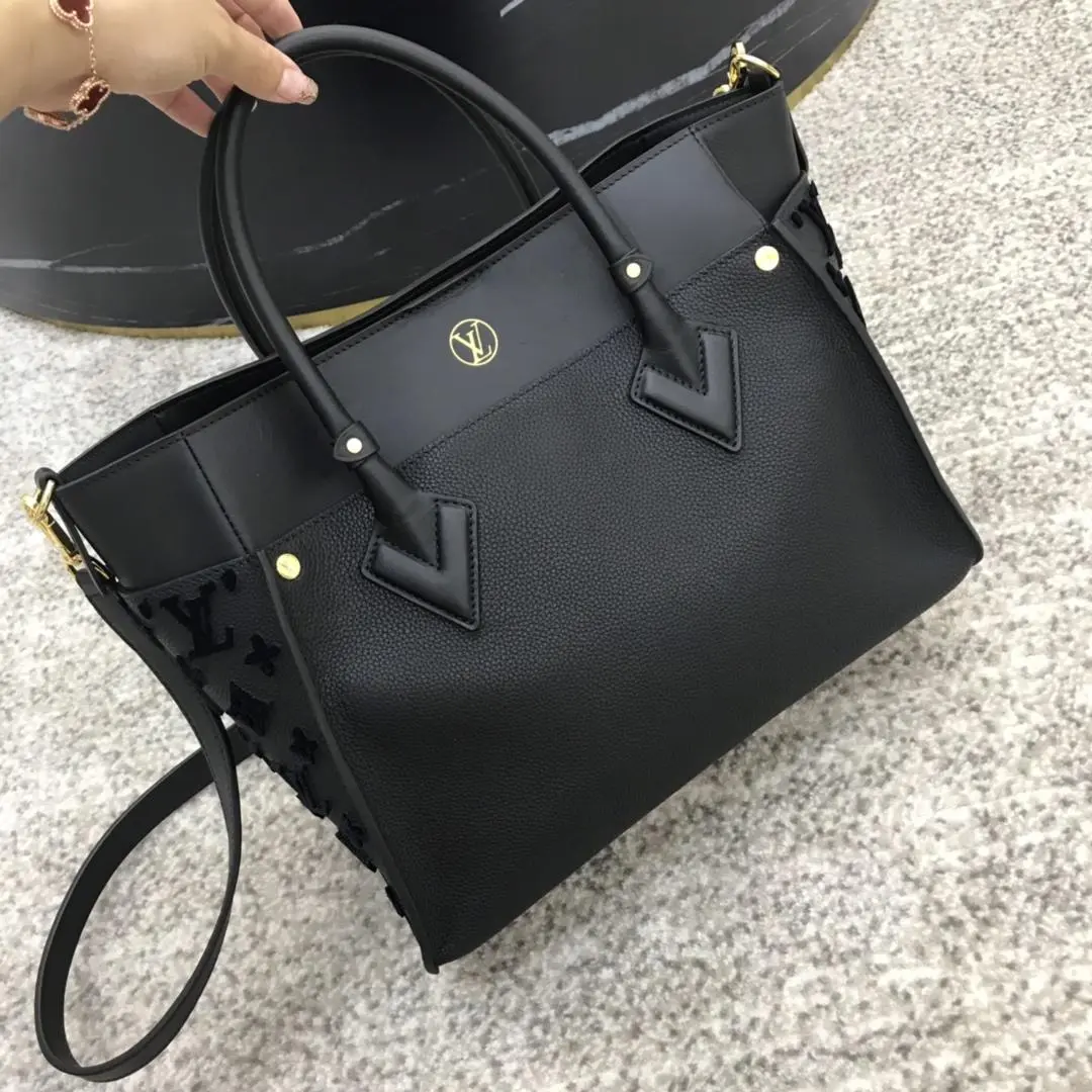 2019 nappa softy on my side black m53826 3