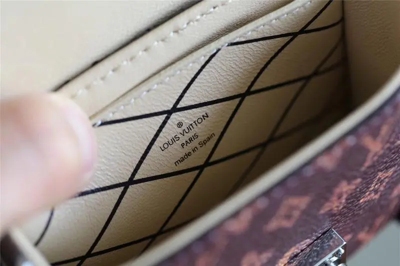 2019 premium monogram canvas essential trunk m63779 hlm52226 2 2019 premium monogram canvas essential trunk m63779 hlm52226 2