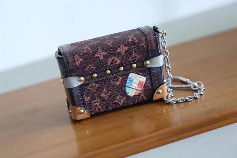 2019 premium monogram canvas essential trunk m63779 hlm52226 4 2019 premium monogram canvas essential trunk m63779 hlm52226 4