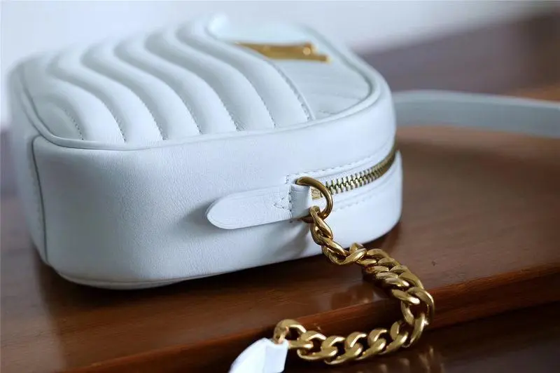 2019 spring summer new wave camera bag snow white m53863 7 2019 spring summer new wave camera bag snow white m53863 7
