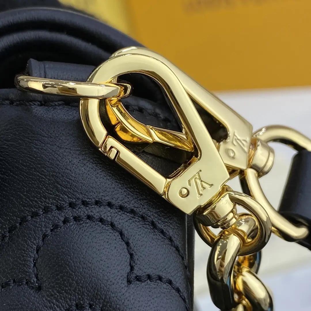 bubblegram wallet on strap wallet m81398 4