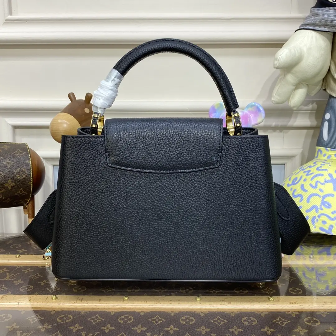 capucines bb handbag m21641 3