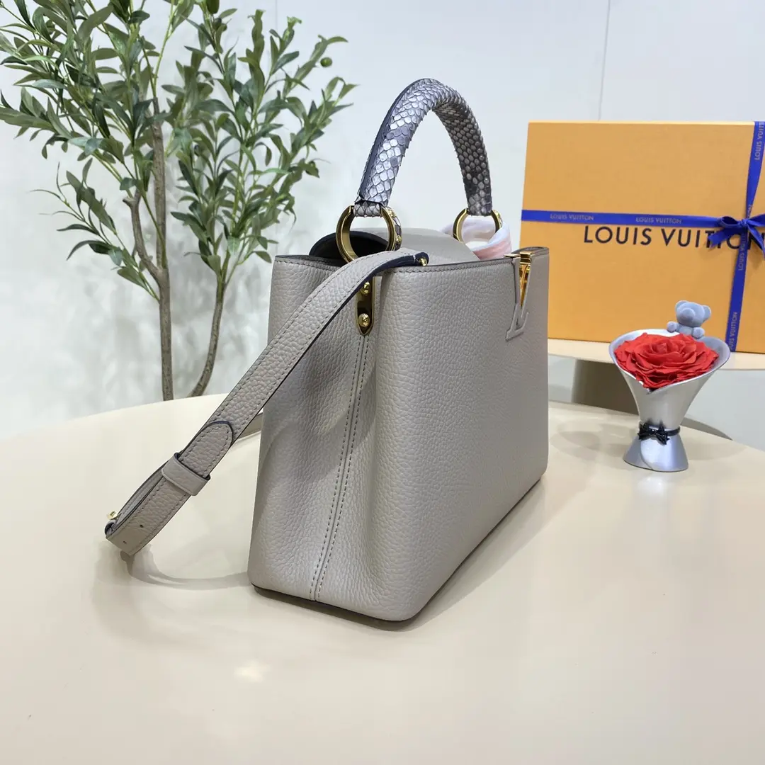 capucines mm handbag m92800 1 4 capucines mm handbag m92800 1 4