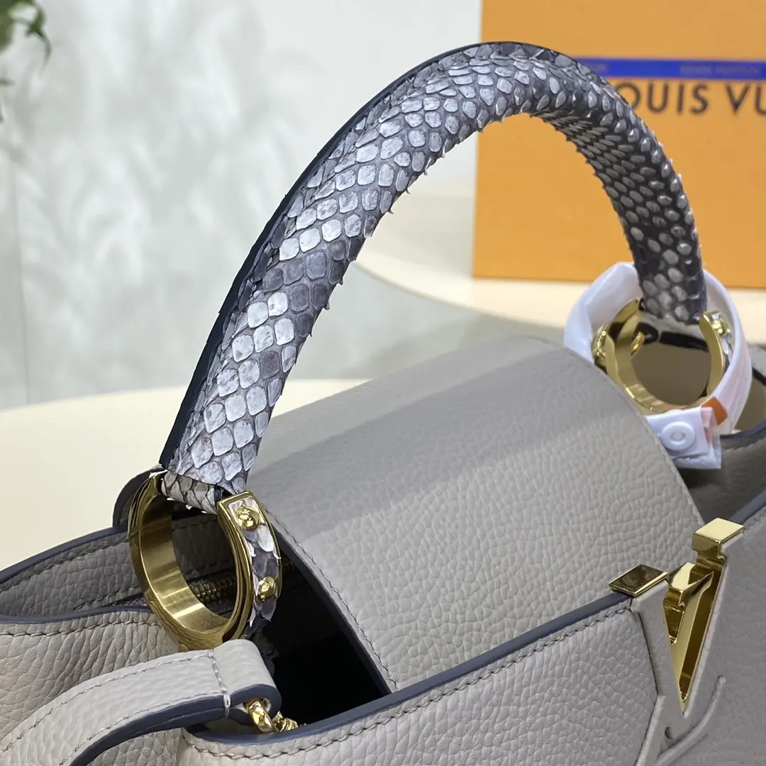 capucines mm handbag m92800 1 8 capucines mm handbag m92800 1 8