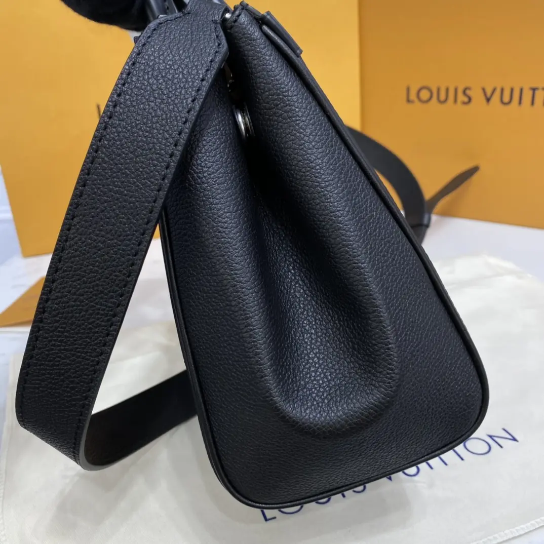 epi grained grenelle tote pm black m57680 8