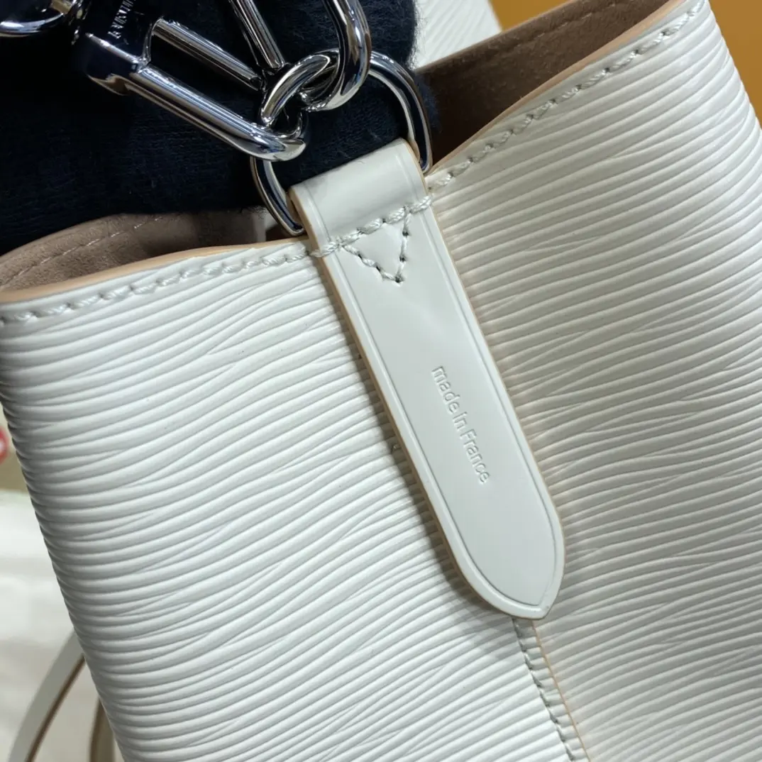 epi grained neonoe bb bucket bag cream m57693 8 epi grained neonoe bb bucket bag cream m57693 8