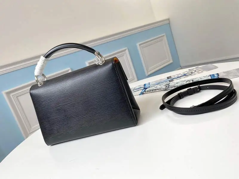 epi grained pochette grenelle m55977 6 epi grained pochette grenelle m55977 6