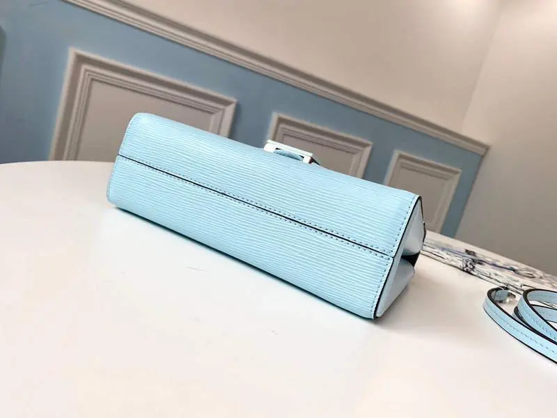 epi grained pochette grenelle m559981 9 epi grained pochette grenelle m559981 9