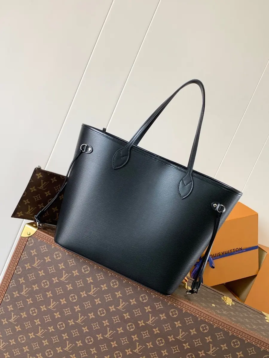 epi leather neverfull mm m11930 11