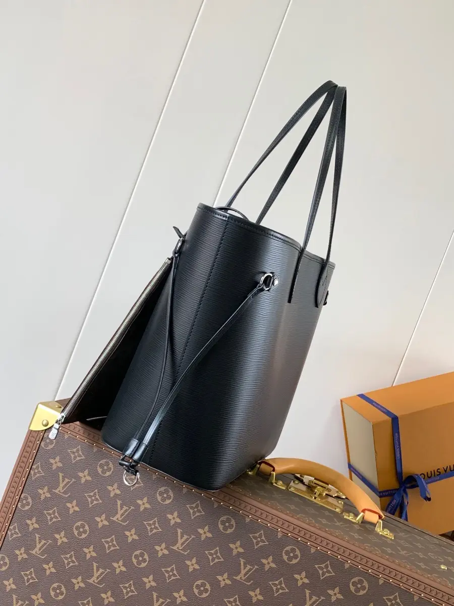 epi leather neverfull mm m11930 8