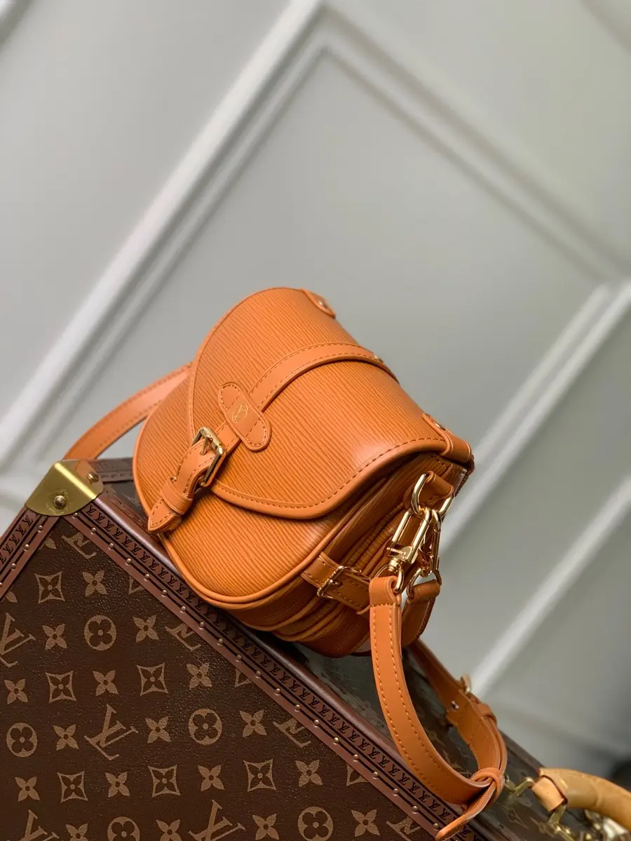 epi leather saumur bb camel m234691camel 8 epi leather saumur bb camel m234691camel 8