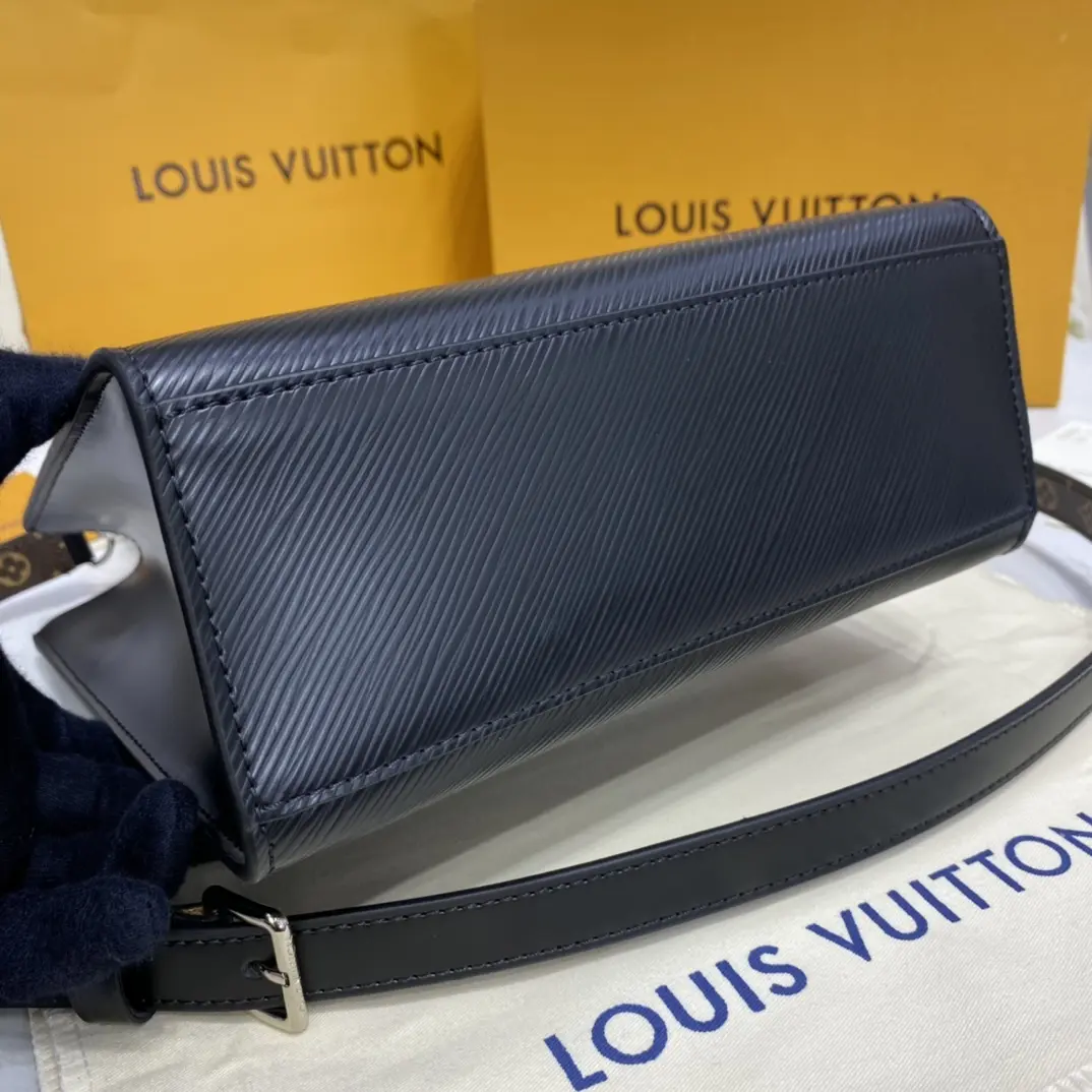 epi petit sac plat bag m69441 6