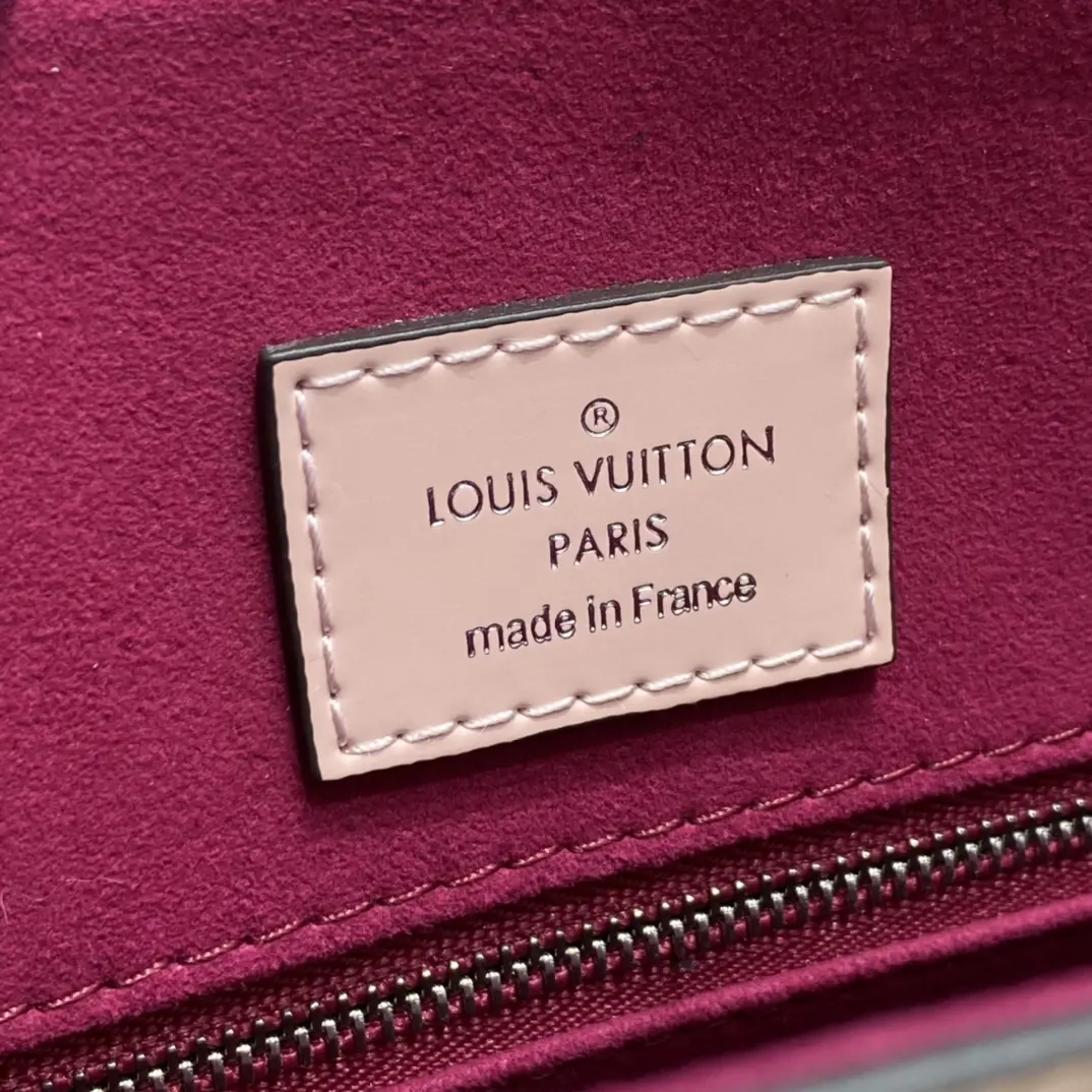epi petit sac plat bag m69575 2